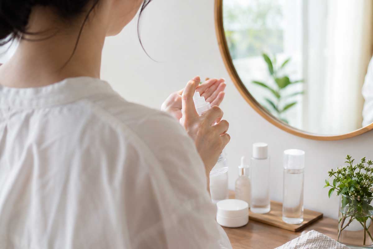 朝と夜のスキンケアの順番と効果的な使い方|肌本来の力に寄り添うケアのイメージ